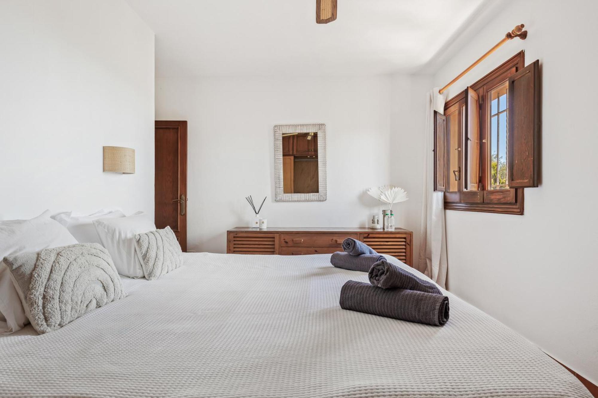 Casa Four Charming Ibiza With Sea View! Vakantiehuis *