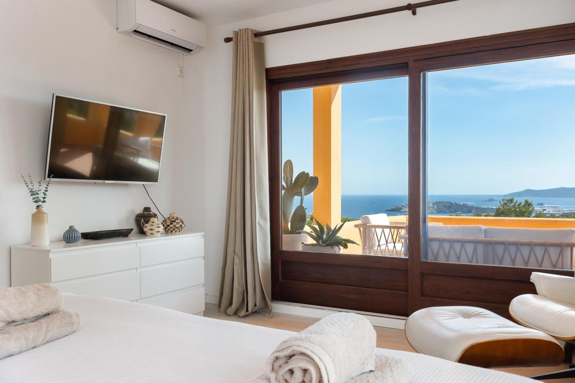 Casa Four Charming Ibiza With Sea View! Vakantiehuis